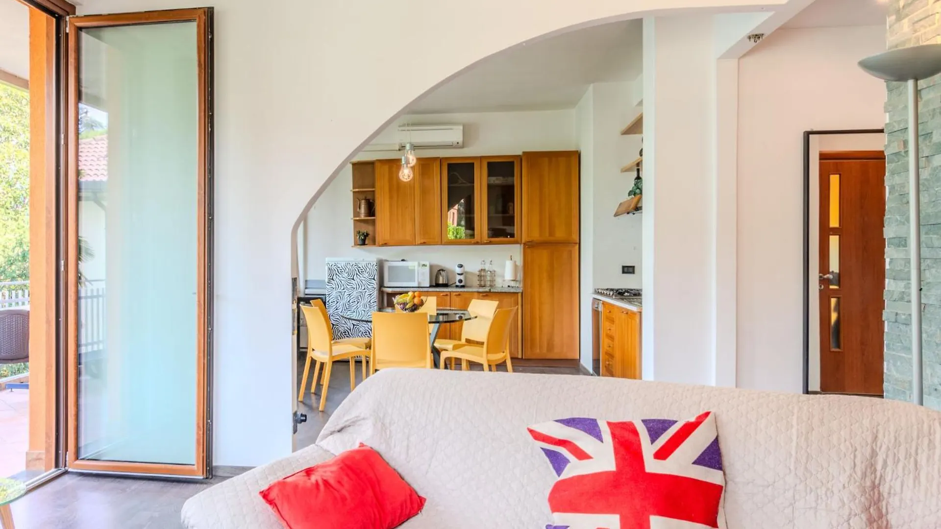 Apartment Iris By Interhome Dervio 0*,